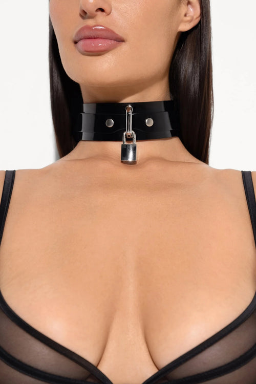 Lacquer Collar